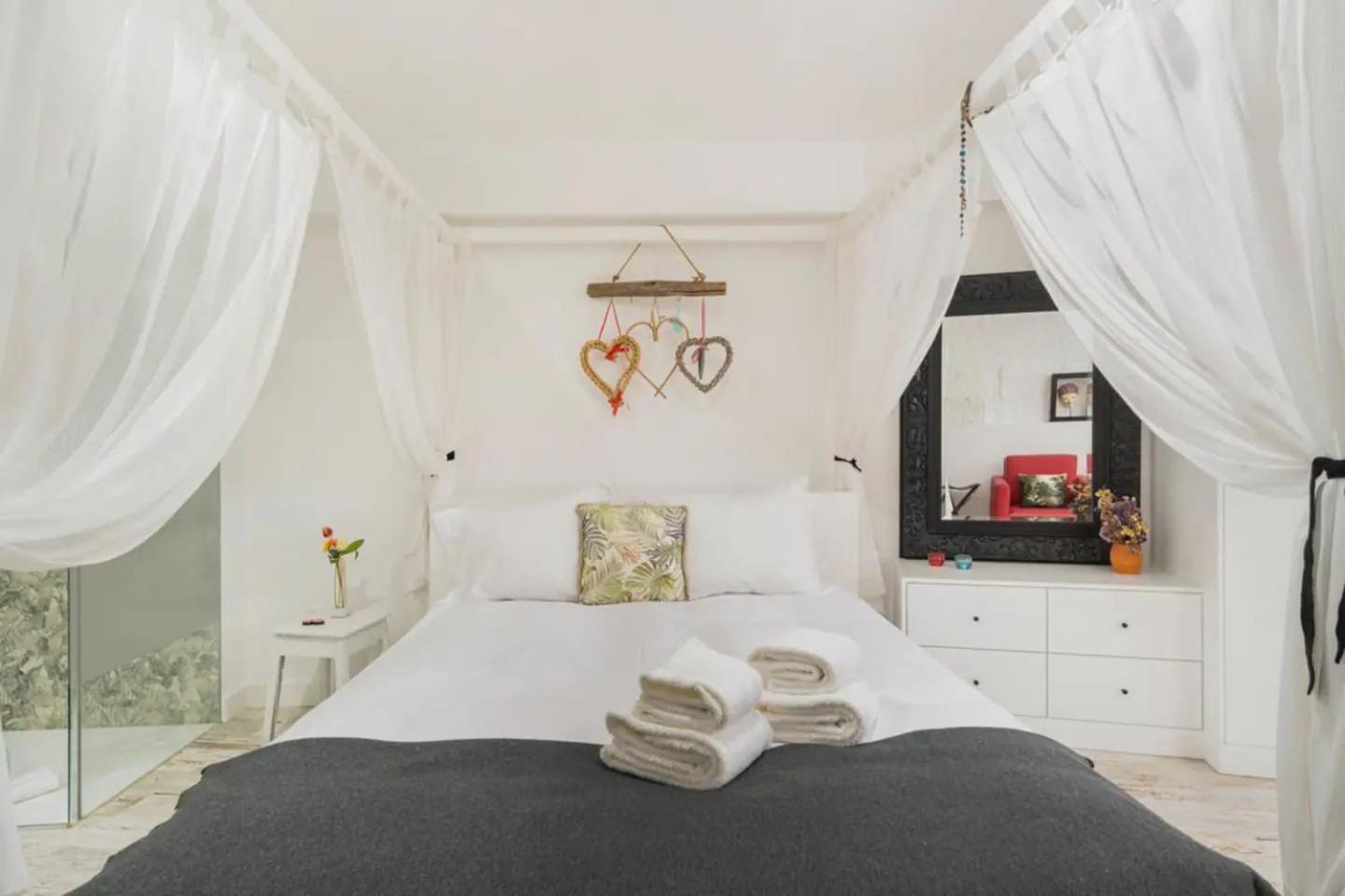 Casa Velhinha - Design, Culture And Comfort In Гимарайнш Экстерьер фото